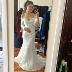 Romantic, Lace Off-the-Shoulders Long-Sleeve Wedding Gown W/ Stunning Train